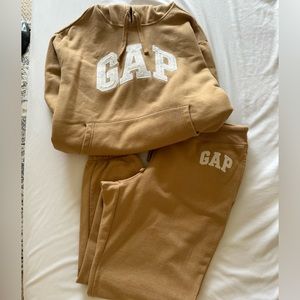 GAP Sweat Pant Set